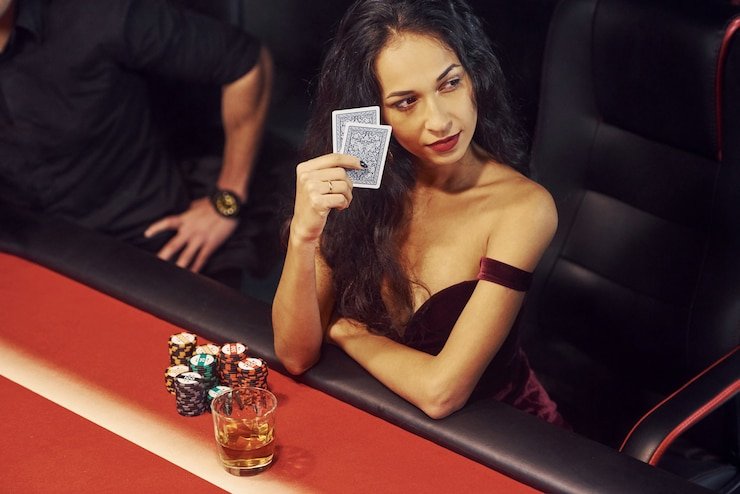 e100 Descubre cómo jugar Bingo en e100 y potenciar tu experiencia con nuestras salas en vivo
